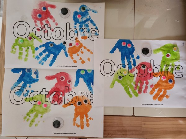 octobre à colorier empreinte main  pied
