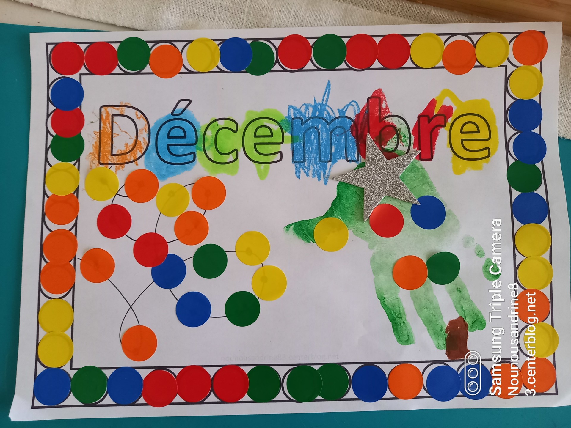 12 mois decembre a colorier gommettes